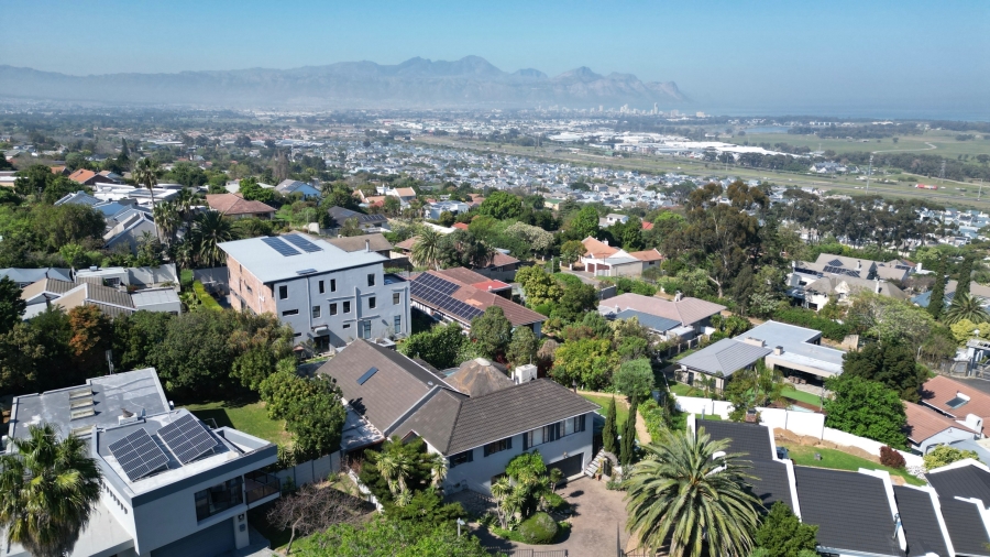 4 Bedroom Property for Sale in Heldervue Western Cape